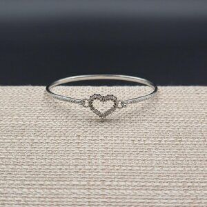 6.5 Inch Sterling Silver Single Diamond Heart Love Bracelet B935
